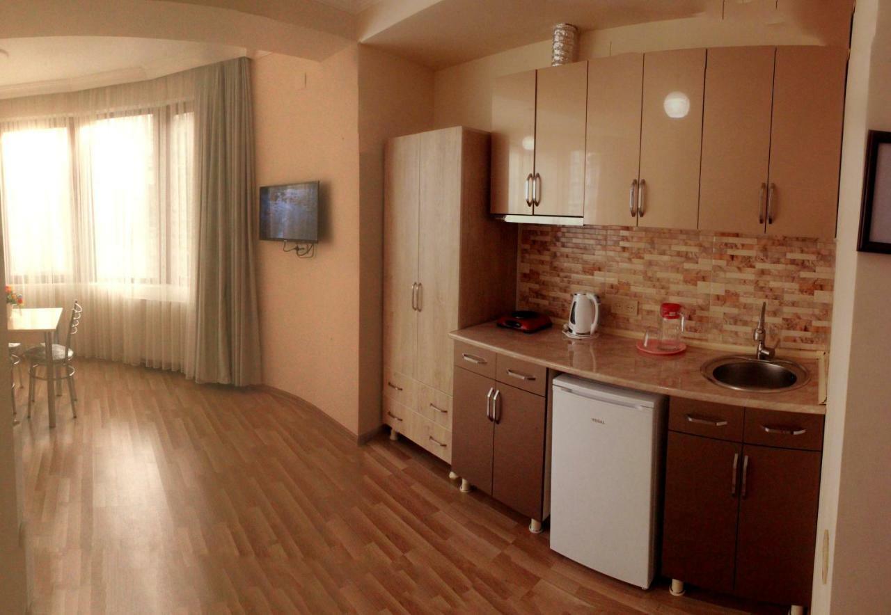Hotel Tao Батуми Екстериор снимка